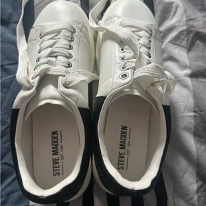 Steve Madden Black and White Casual Sneakers